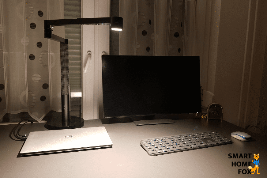 Die Dyson Lightcycle Morph liefert sehr warmes Licht 2700 Kelvin